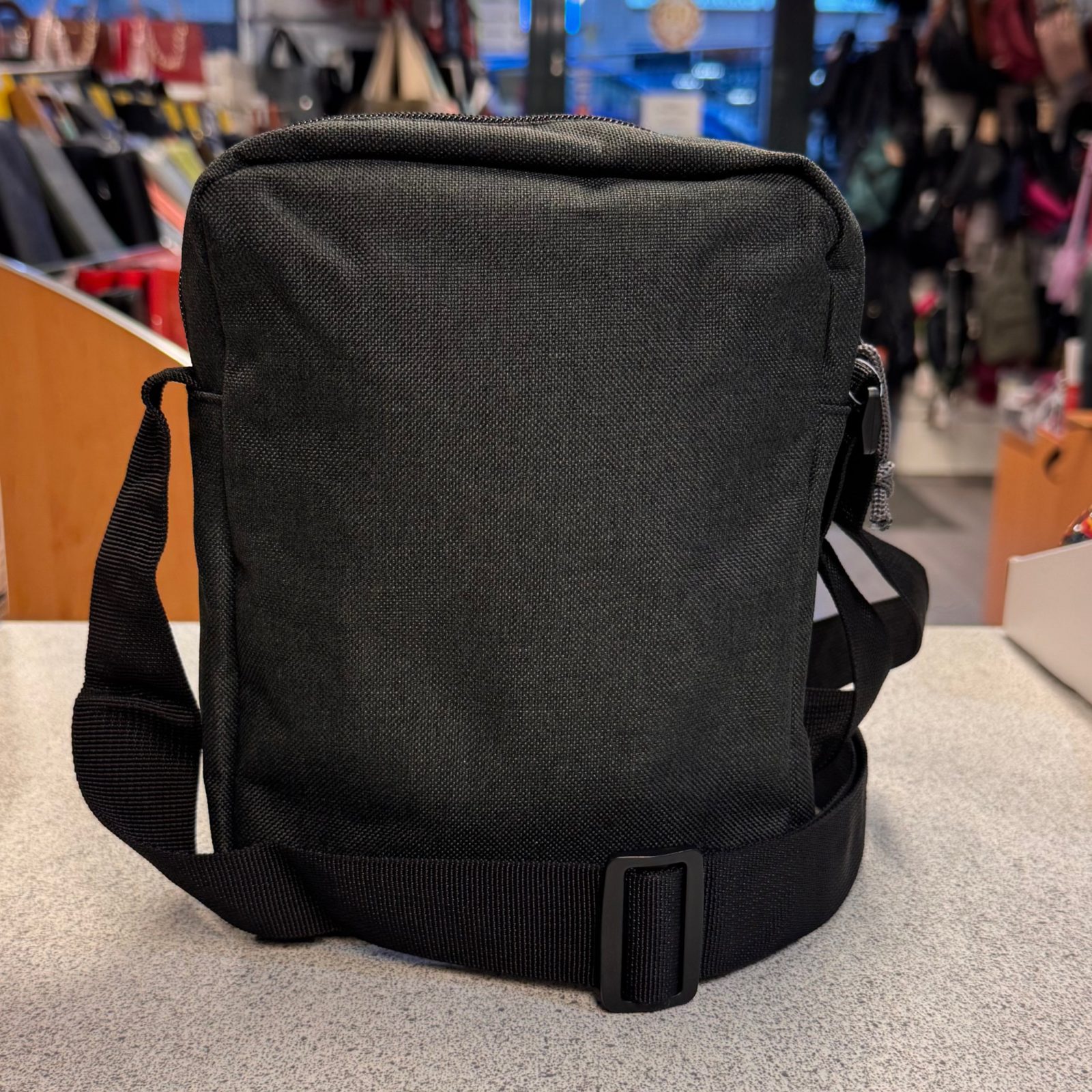 kankainen olkalaukku