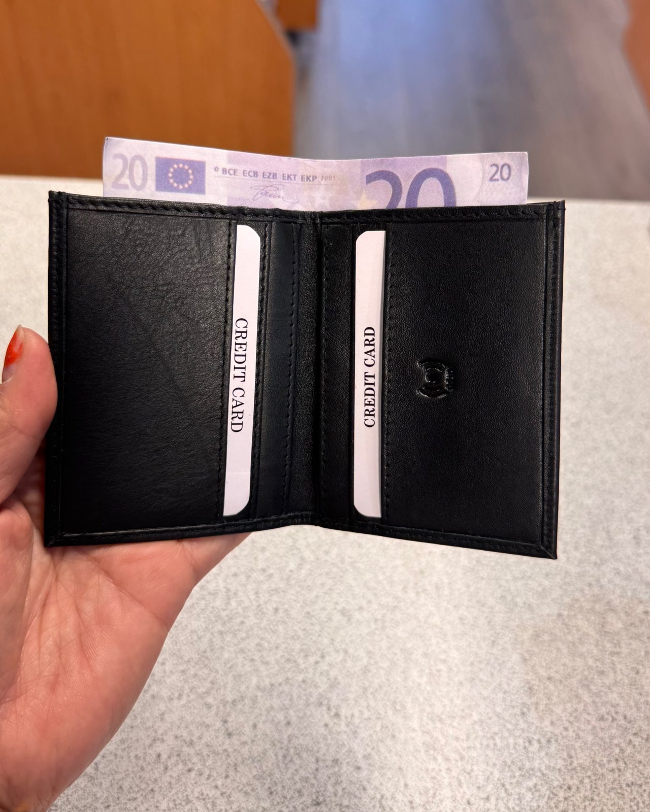 Happy Wallet Pienin RFID-suojattu nahkalompakko, musta - Image 2