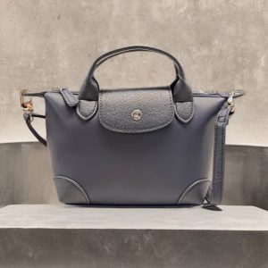 pikkulaukku naisille