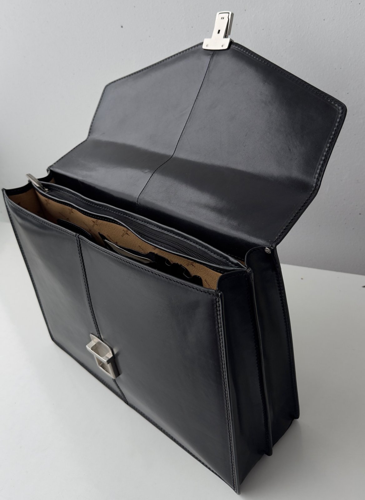 Gianni Conti nahkasalkku 15,6", musta - Image 9