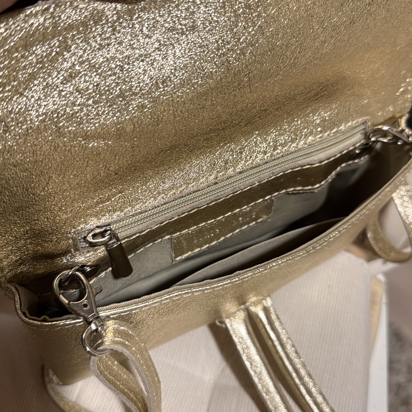 Italialainen nahkainen clutch-iltalaukku,metallinhohtoinen kullanvärinen - Image 7