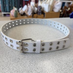 rei’itetty nahkavyö