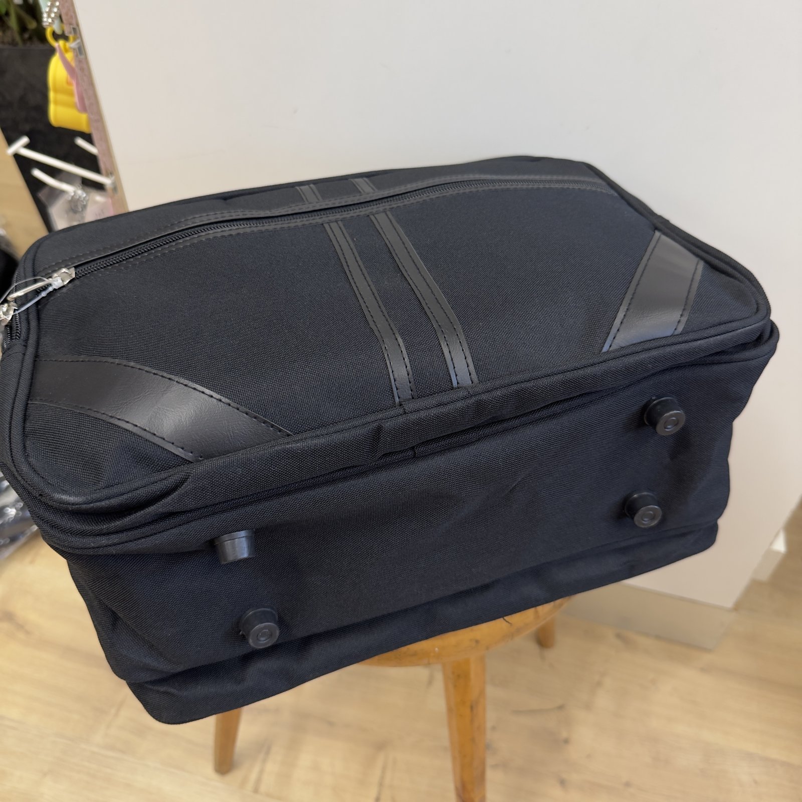 Cap underseat olkalaukku 29cm, musta - Image 6